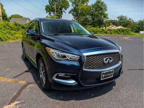 Used 2019 INFINITI QX80 Luxe w/ Proassist Package AWD/4WD image 3