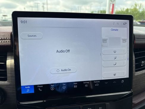 Used 2023 Ford Expedition Limited AWD/4WD image 11