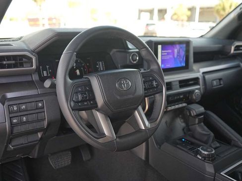 Used 2025 Toyota 4Runner SR5 AWD/4WD image 2