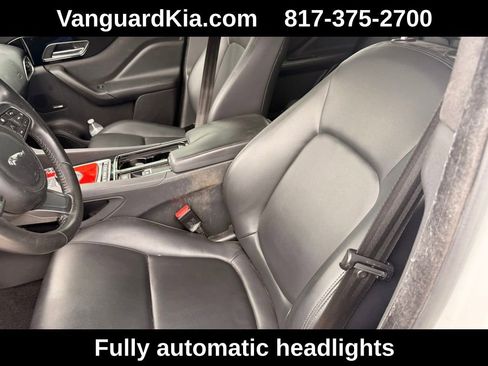 Used 2020 Jaguar F-PACE Premium image 13