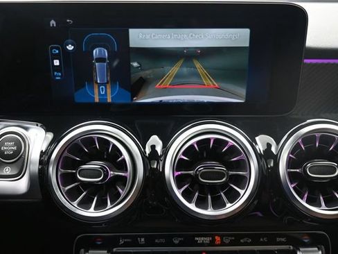 Used 2026 Mercedes-Benz GLB 250 image 12
