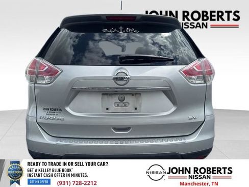 Used 2016 Nissan Rogue SV w/ SV Premium Package image 4