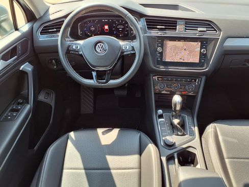 Used 2021 Volkswagen Tiguan SEL w/ 2-Row Tiguan MDO Package image 2
