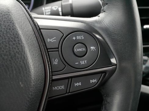 Used 2023 Toyota Camry SE w/ Cold Weather Package image 25