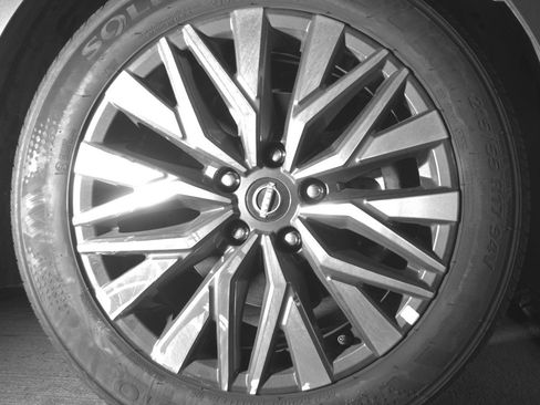 Used 2025 Nissan Altima 2.5 SV image 13