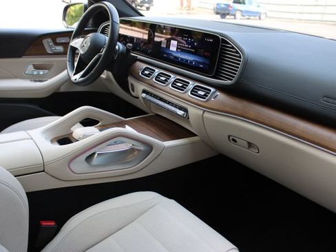 Used 2025 Mercedes-Benz GLE 450 4MATIC Coupe w/ Acoustic Comfort Package image 15