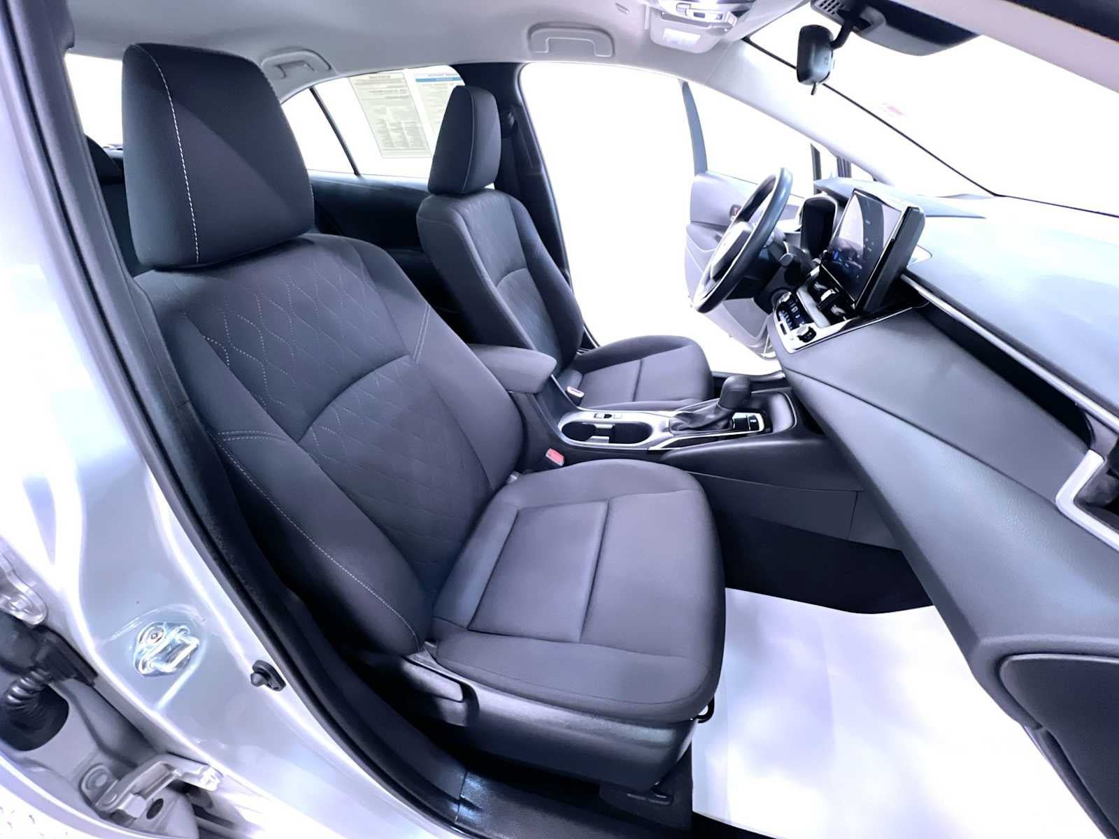 Used 2026 Toyota Corolla LE FWD image 33