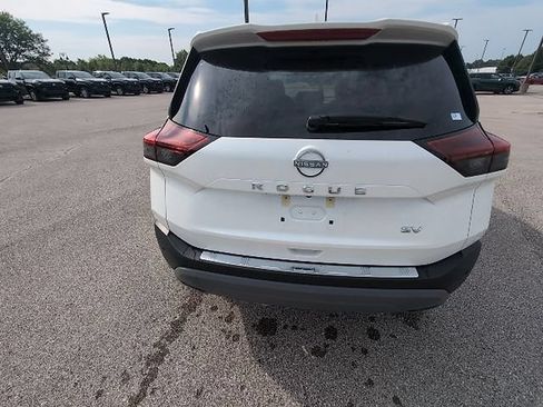 Used 2023 Nissan Rogue SV w/ SV Premium B Package FWD image 7