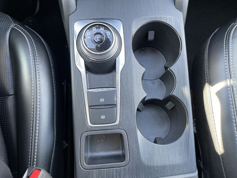 Used 2024 Ford Escape Platinum image 25