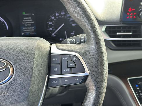 Used 2021 Toyota Sienna LE image 14