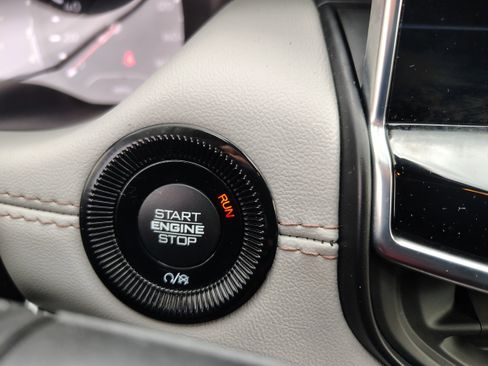 Certified 2024 Jeep Compass Limited image 29