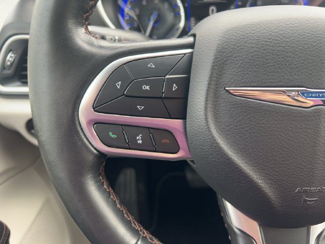 Used 2020 Chrysler Pacifica Touring-L FWD image 30