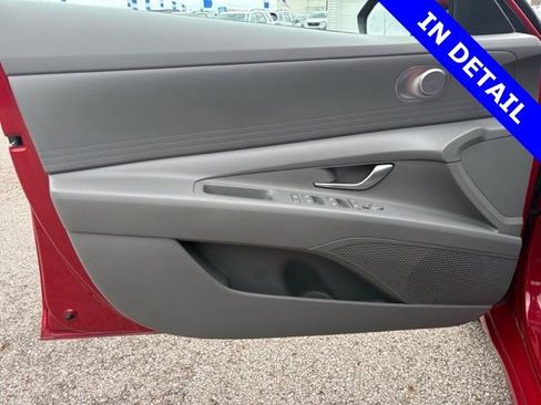 Used 2022 Hyundai Elantra SEL w/ Preferred Accessory Package image 20