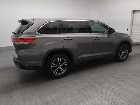Used 2018 Toyota Highlander LE image 10