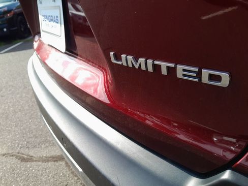 Used 2021 Jeep Cherokee Limited w/ Elite Package AWD/4WD image 50