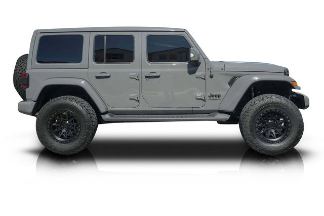 Used 2022 Jeep Wrangler Unlimited Sahara AWD/4WD image 2