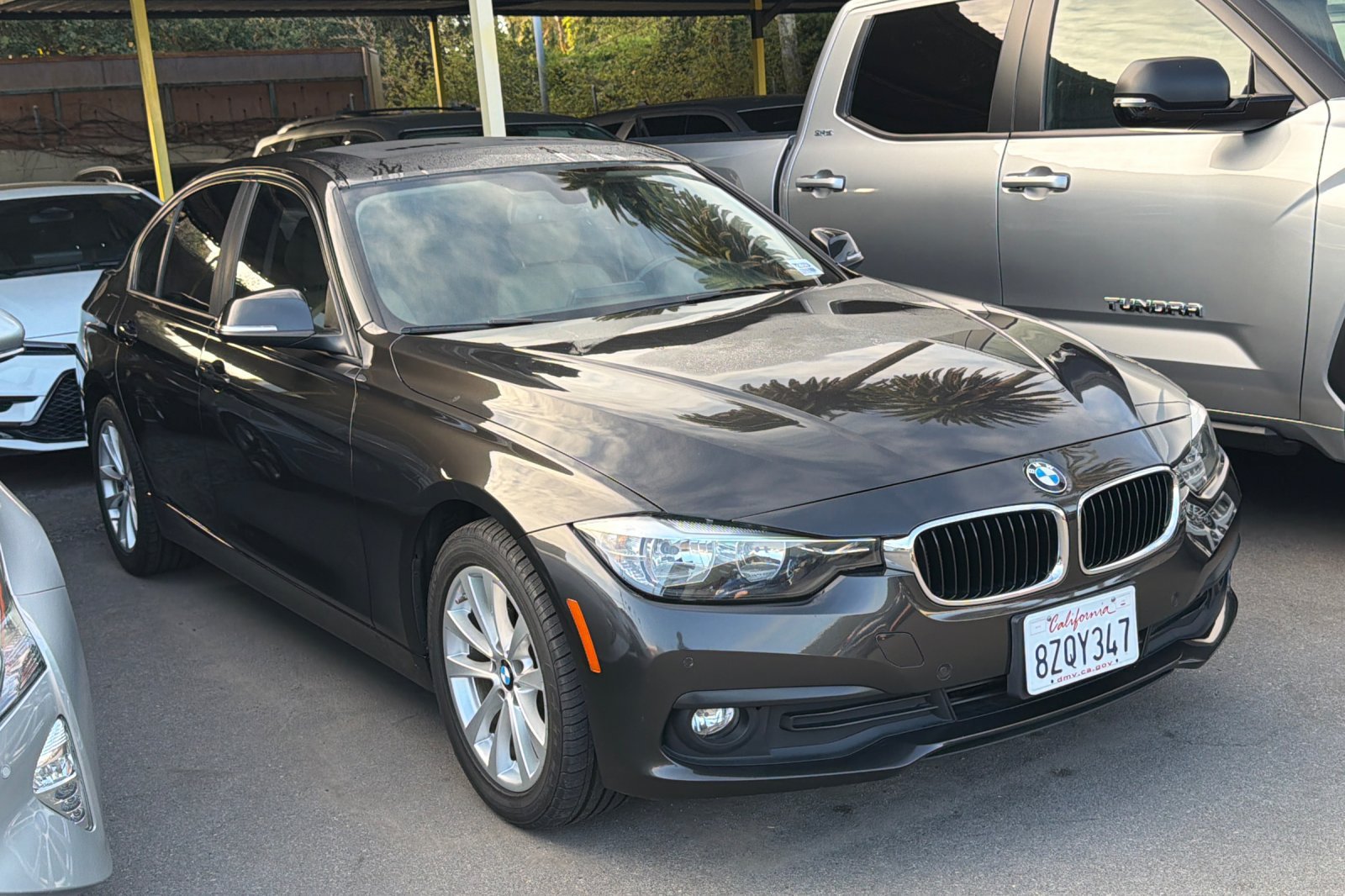 Used 2017 BMW 320i Sedan RWD image 2