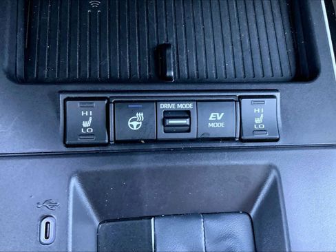 Used 2026 Toyota Corolla Cross AWD Hybrid w/ Convenience Package image 33