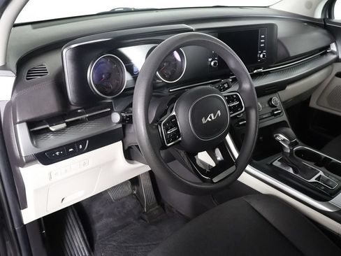 Used 2022 Kia Carnival LX FWD image 23