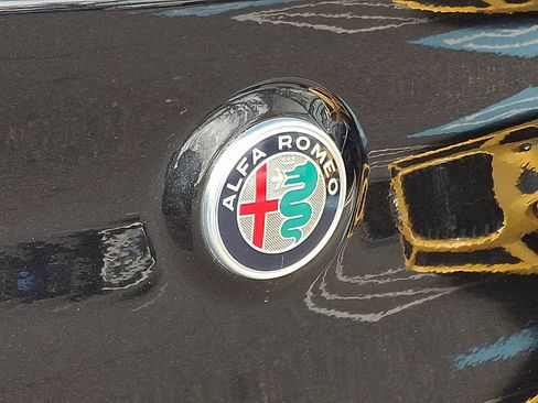 Used 2018 Alfa Romeo Stelvio Ti image 32