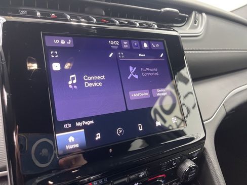 New 2025 Jeep Grand Cherokee Altitude image 15