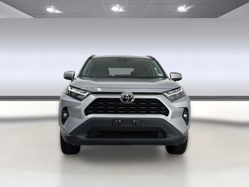 Used 2023 Toyota RAV4 XLE Premium AWD/4WD image 6