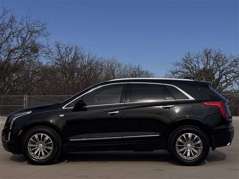 Used 2017 Cadillac XT5 FWD image 3