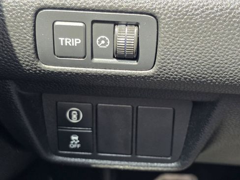 Used 2018 Honda Accord Sport image 11