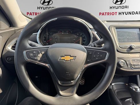 Used 2016 Chevrolet Malibu LT FWD image 11