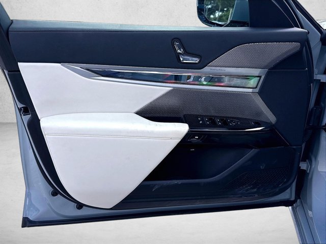 Certified 2024 BMW 740i RWD image 17