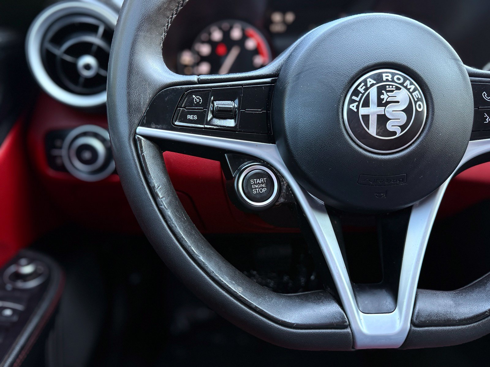 Used 2017 Alfa Romeo Giulia AWD image 26