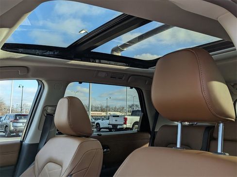 New 2025 Nissan Pathfinder Platinum w/ Lighting Package (N92) image 12