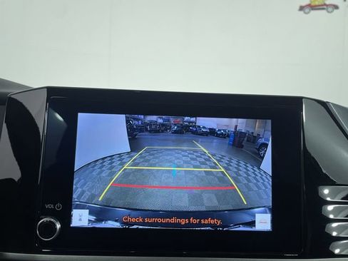 Used 2025 Toyota Camry SE FWD image 23