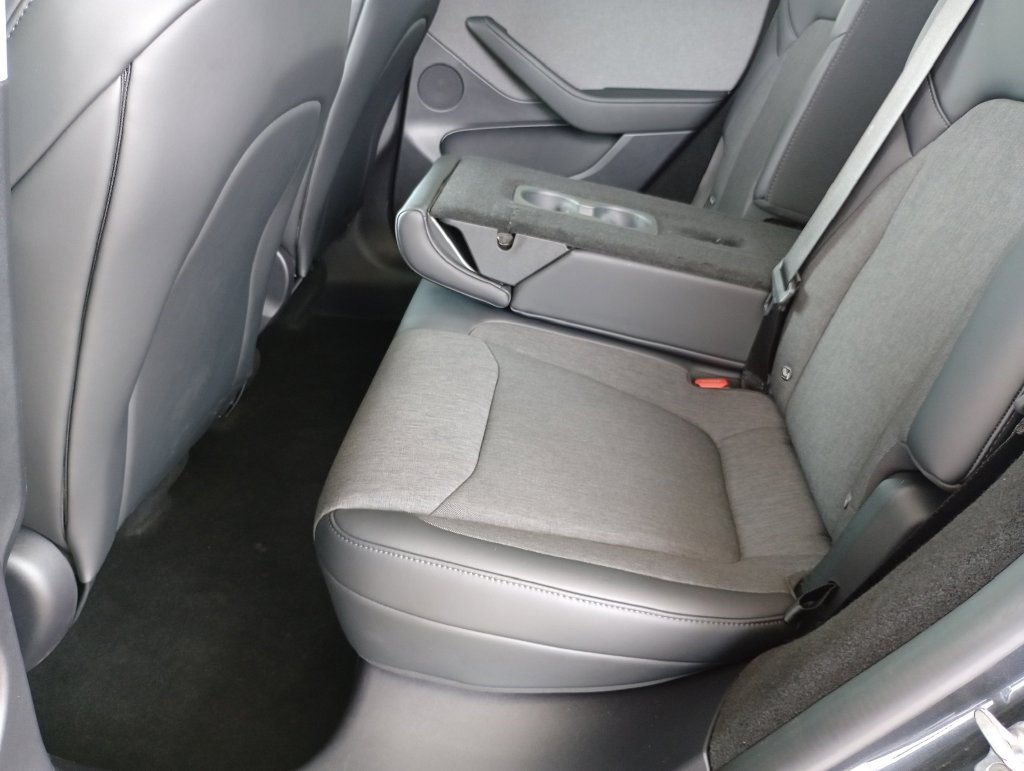 Used 2026 Tesla Model Y Long Range RWD image 25