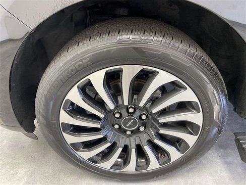 Used 2022 Lincoln Navigator Black Label image 19