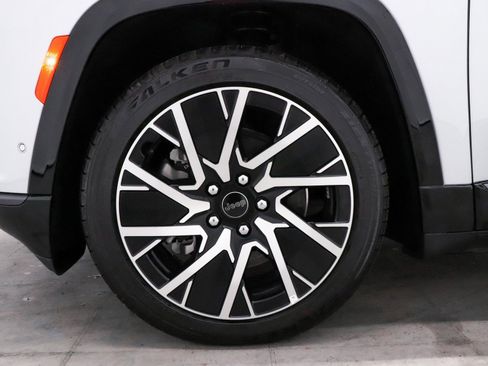 Used 2025 Jeep Wagoneer S Limited image 8