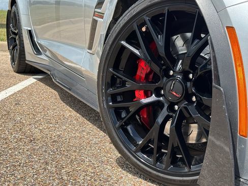 Used 2017 Chevrolet Corvette Grand Sport RWD image 2