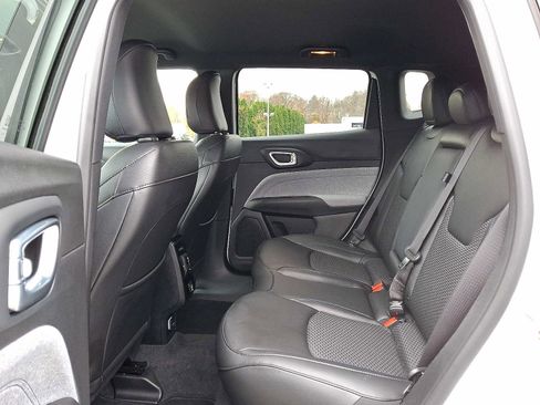 Certified 2024 Jeep Compass Latitude image 10