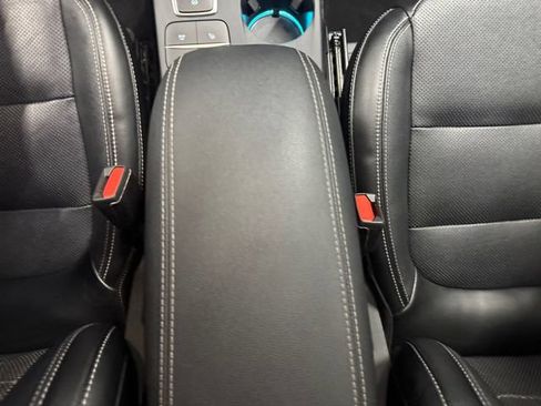 Used 2020 Ford Escape Titanium w/ Titanium Premium Package 2.0 AWD/4WD image 14