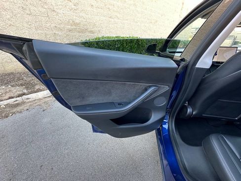 Used 2021 Tesla Model Y Long Range AWD/4WD image 20