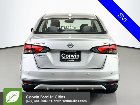 Used 2022 Nissan Versa SV FWD image 13