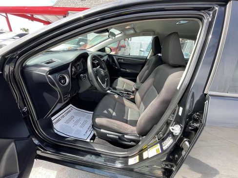 Used 2017 Toyota Corolla LE FWD image 7