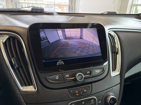 Used 2020 Chevrolet Malibu LT image 25