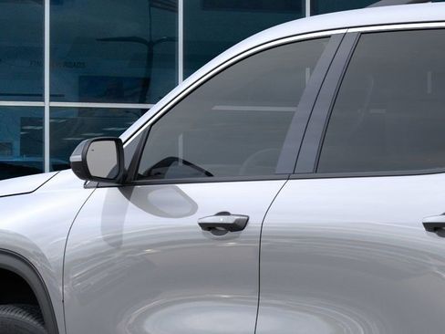 New 2026 Chevrolet Traverse LT image 12