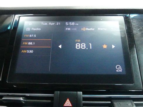 Used 2022 Kia Niro LX image 41