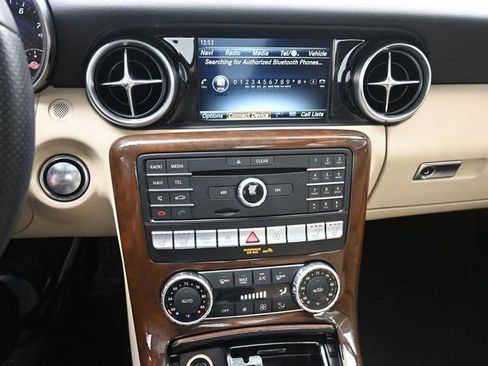 Used 2019 Mercedes-Benz SLC 300 image 9