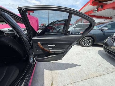 Used 2016 BMW 320i xDrive Sedan AWD/4WD image 12