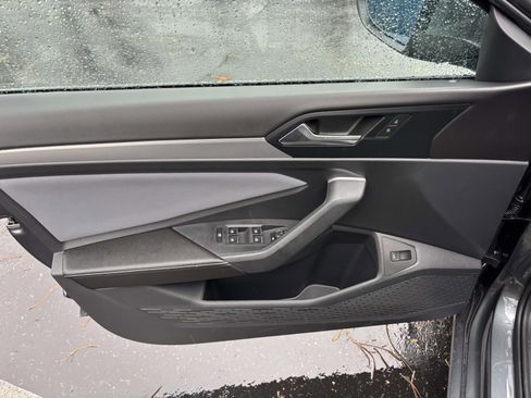 New 2026 Volkswagen Jetta SE image 10