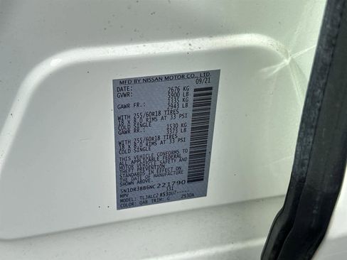 Used 2022 Nissan Pathfinder SV w/ SV Premium Package image 21