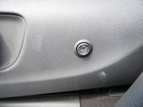 Certified 2021 Toyota Sienna LE FWD image 12